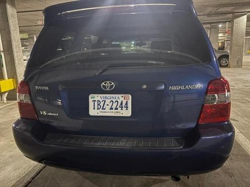 Blue 2005 Toyota Highlander Limited