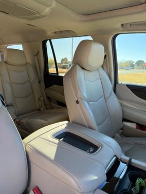 2018 Cadillac Escalade Luxury