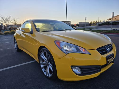 2011 Hyundai Genesis Coupe 3.8 Track