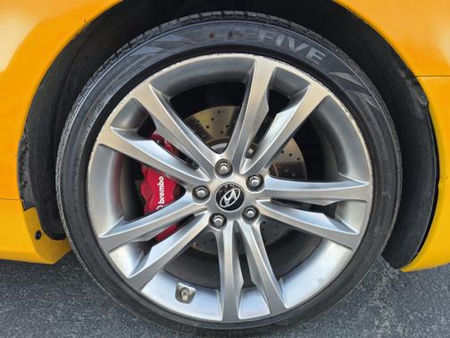 2011 Hyundai Genesis Coupe 3.8 Track