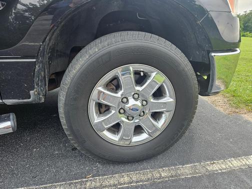 Black 2013 Ford F-150 XLT