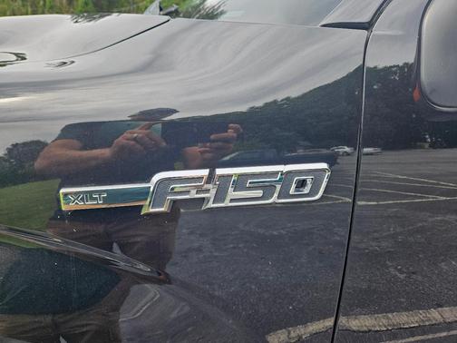 Black 2013 Ford F-150 XLT