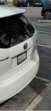 2014 Toyota Prius v Five