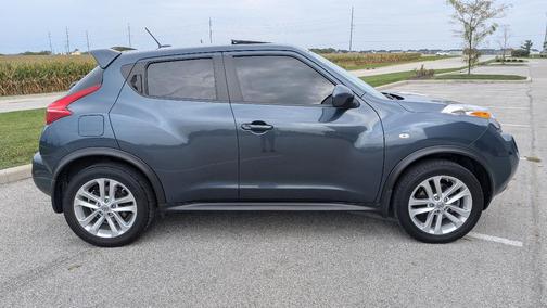 Blue 2013 Nissan Juke SV