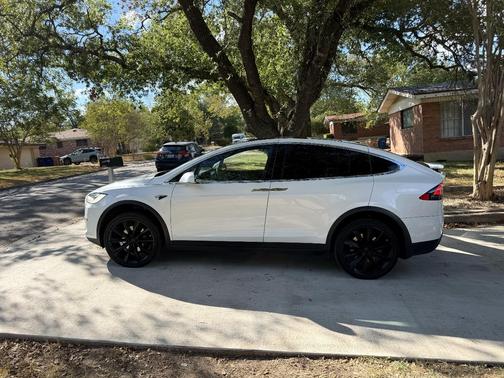 White 2020 Tesla Model X Long Range Plus