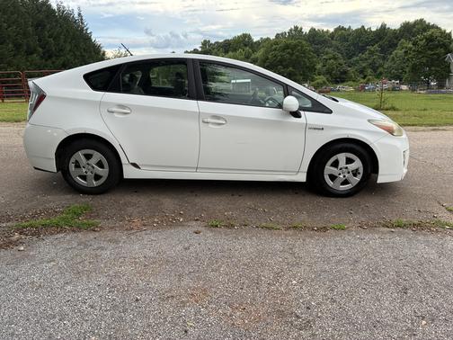 White 2011 Toyota Prius II