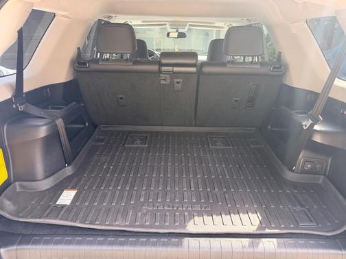 White 2018 Toyota 4Runner SR5 Premium