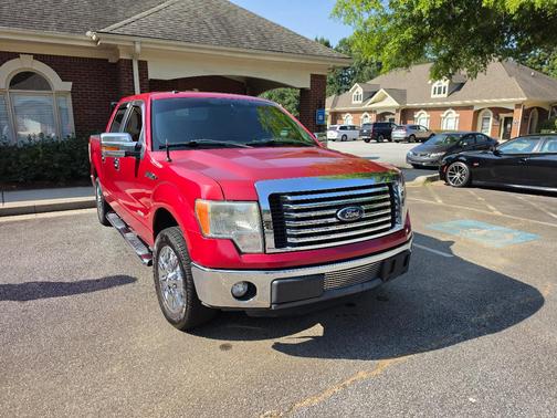 Red 2011 Ford F-150 XLT