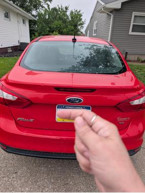 Red 2013 Ford Focus SE