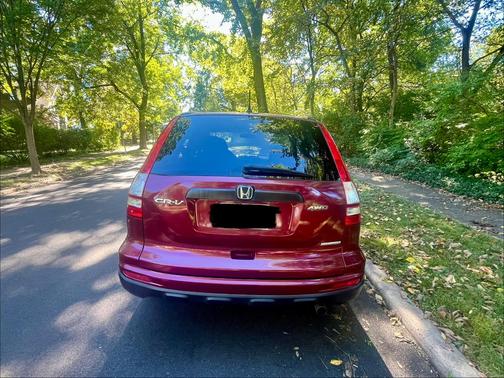 Red 2011 Honda CR-V SE