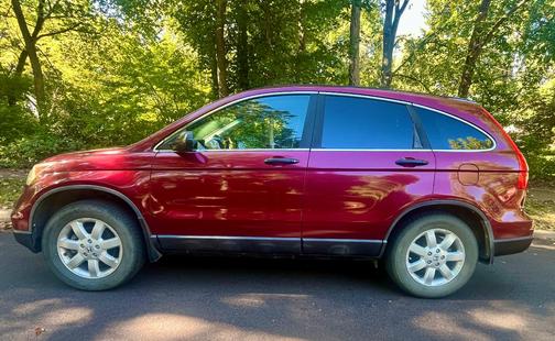 Red 2011 Honda CR-V SE