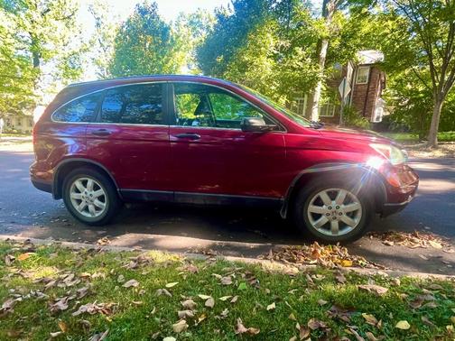 Red 2011 Honda CR-V SE