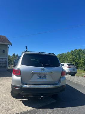 Silver 2011 Toyota Highlander Limited