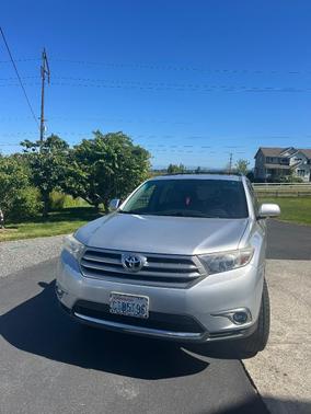 Silver 2011 Toyota Highlander Limited