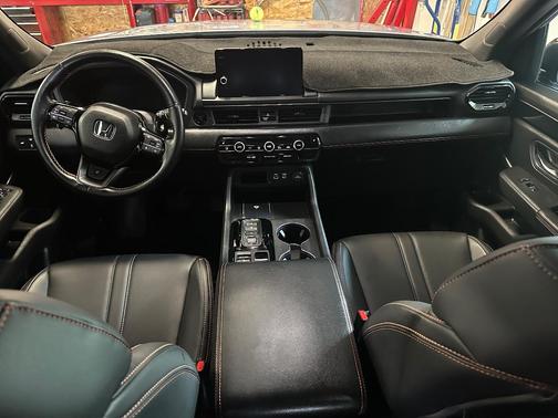 Gray 2024 Honda Pilot TrailSport