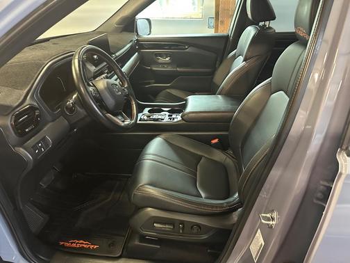 Gray 2024 Honda Pilot TrailSport