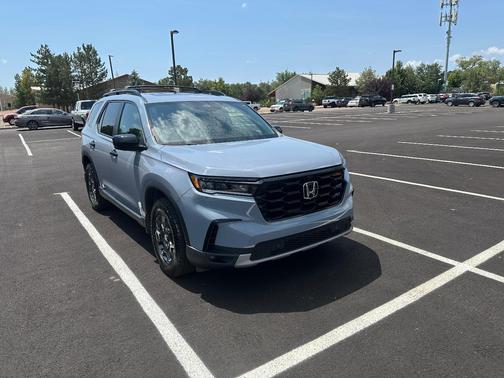 Gray 2024 Honda Pilot TrailSport