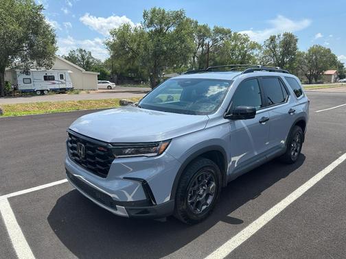 Gray 2024 Honda Pilot TrailSport
