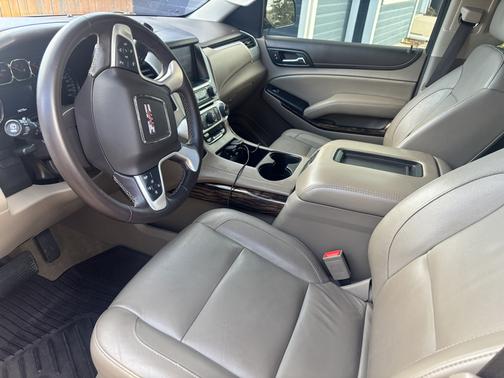 White 2018 GMC Yukon SLT Standard Edition