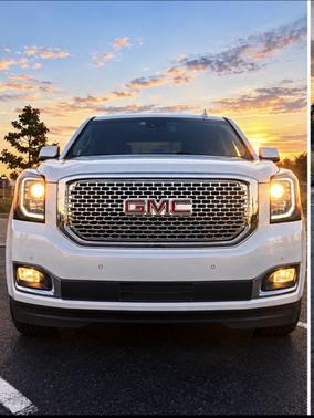 White 2018 GMC Yukon SLT Standard Edition