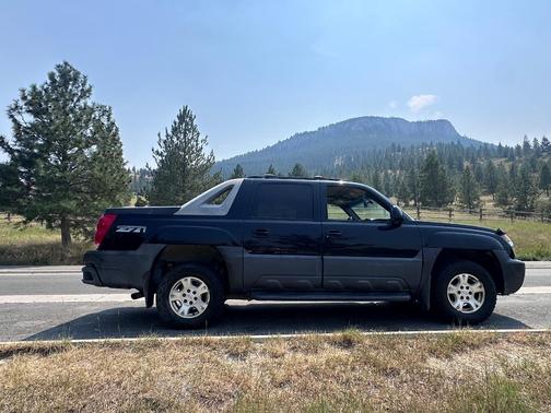 Black 2003 Chevrolet Avalanche 1500