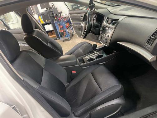 White 2016 Nissan Altima 2.5 S