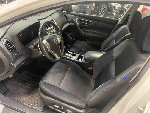White 2016 Nissan Altima 2.5 S