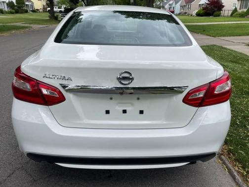 White 2016 Nissan Altima 2.5 S