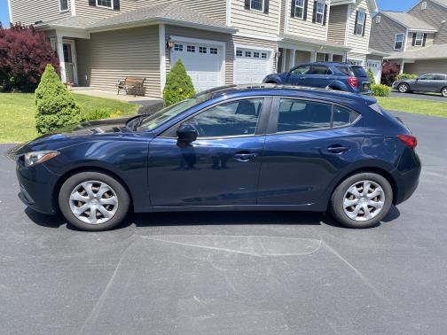 Photo 3 of 14 of 2016 Mazda Mazda3 i Sport