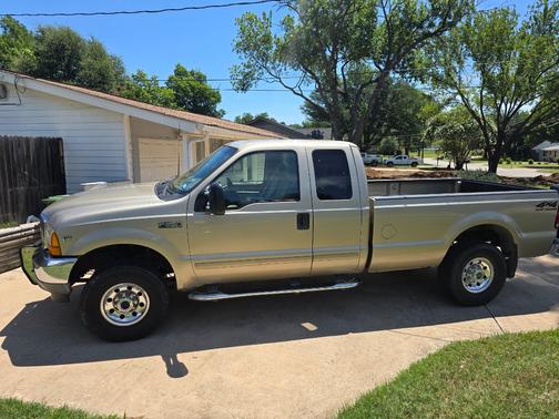2001 Ford F-250 XLT SuperCab Super Duty