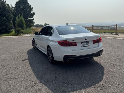 White 2018 BMW 540 i xDrive
