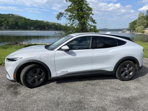2022 Ford Mustang Mach-E Select