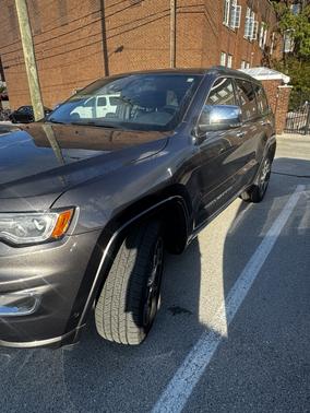 Gray 2019 Jeep Grand Cherokee Overland