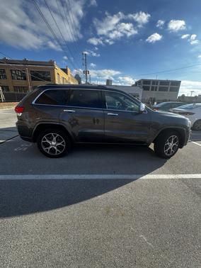Gray 2019 Jeep Grand Cherokee Overland