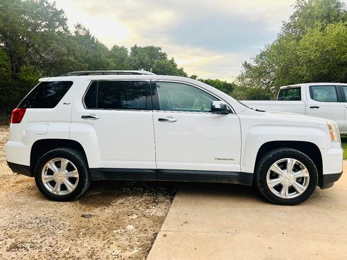 White 2017 GMC Terrain SLT