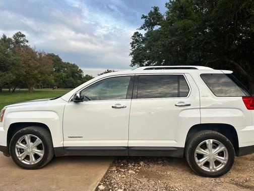 White 2017 GMC Terrain SLT