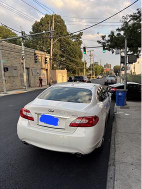 2011 INFINITI M37x Base