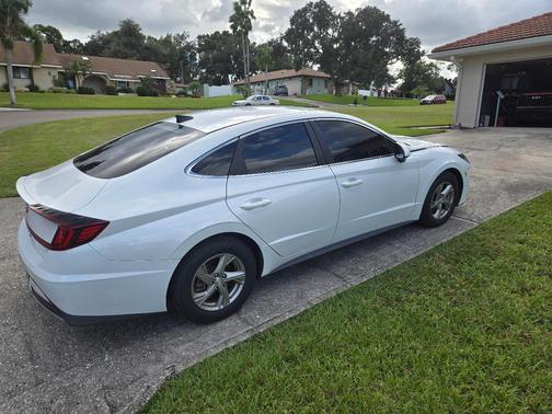 White 2022 Hyundai SONATA SE