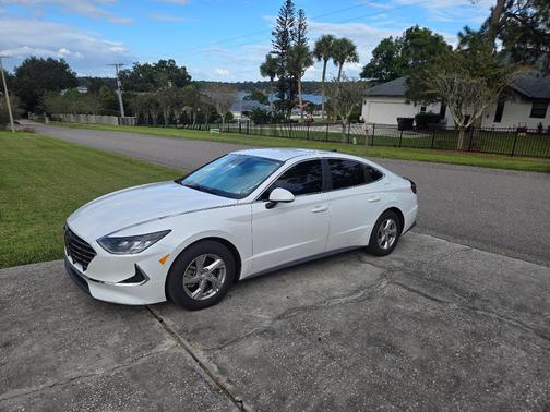 White 2022 Hyundai SONATA SE