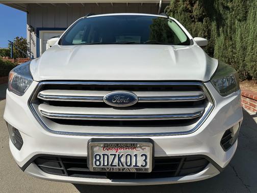 White 2018 Ford Escape SE