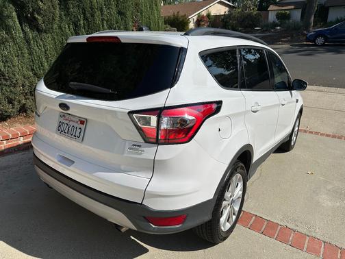 White 2018 Ford Escape SE