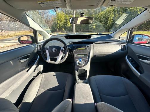 2010 Toyota Prius II