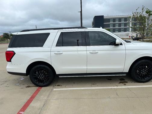 White 2022 Ford Expedition Max XLT