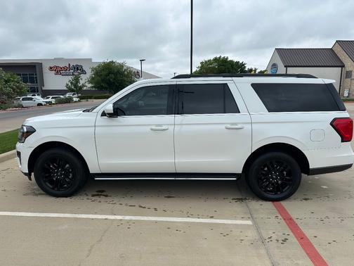 White 2022 Ford Expedition Max XLT