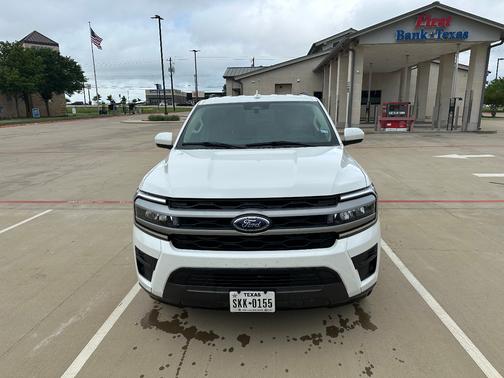 White 2022 Ford Expedition Max XLT