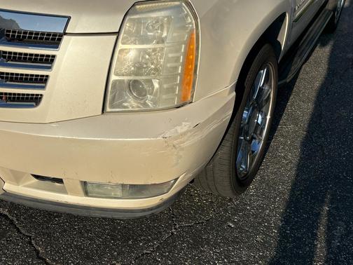 White 2007 Cadillac Escalade Base
