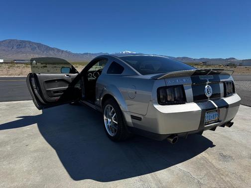Gray 2008 Ford Mustang Shelby GT500