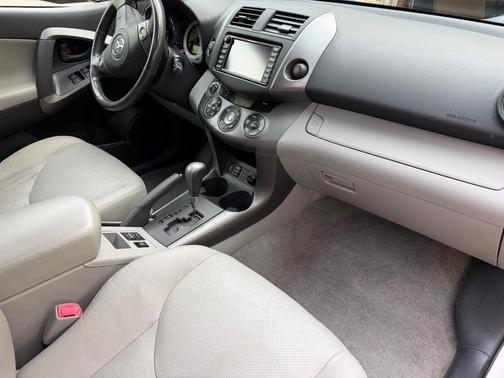 White 2009 Toyota RAV4 Limited