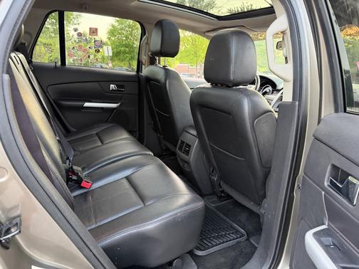 Green 2013 Ford Edge SEL