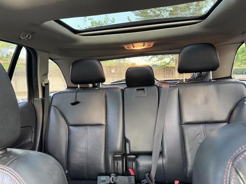 Green 2013 Ford Edge SEL